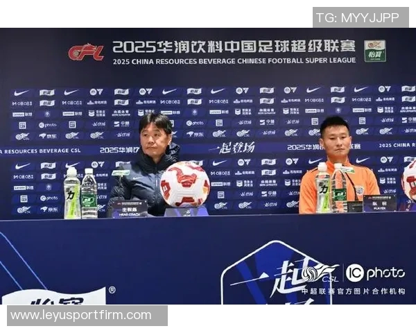 李霄鹏寄语球队专注自我展现实力期待明天比赛精彩表现 李霄鹏寄语球队专注自我展现实力期待明天比赛精彩表现