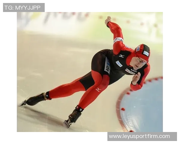 沃尔夫表现出色27号秀10投6中三分全中助力球队赢得比赛