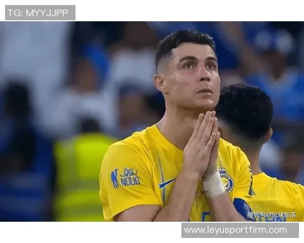 C罗愤怒出局后迅速返回更衣室沙特媒体独家报道比赛心情